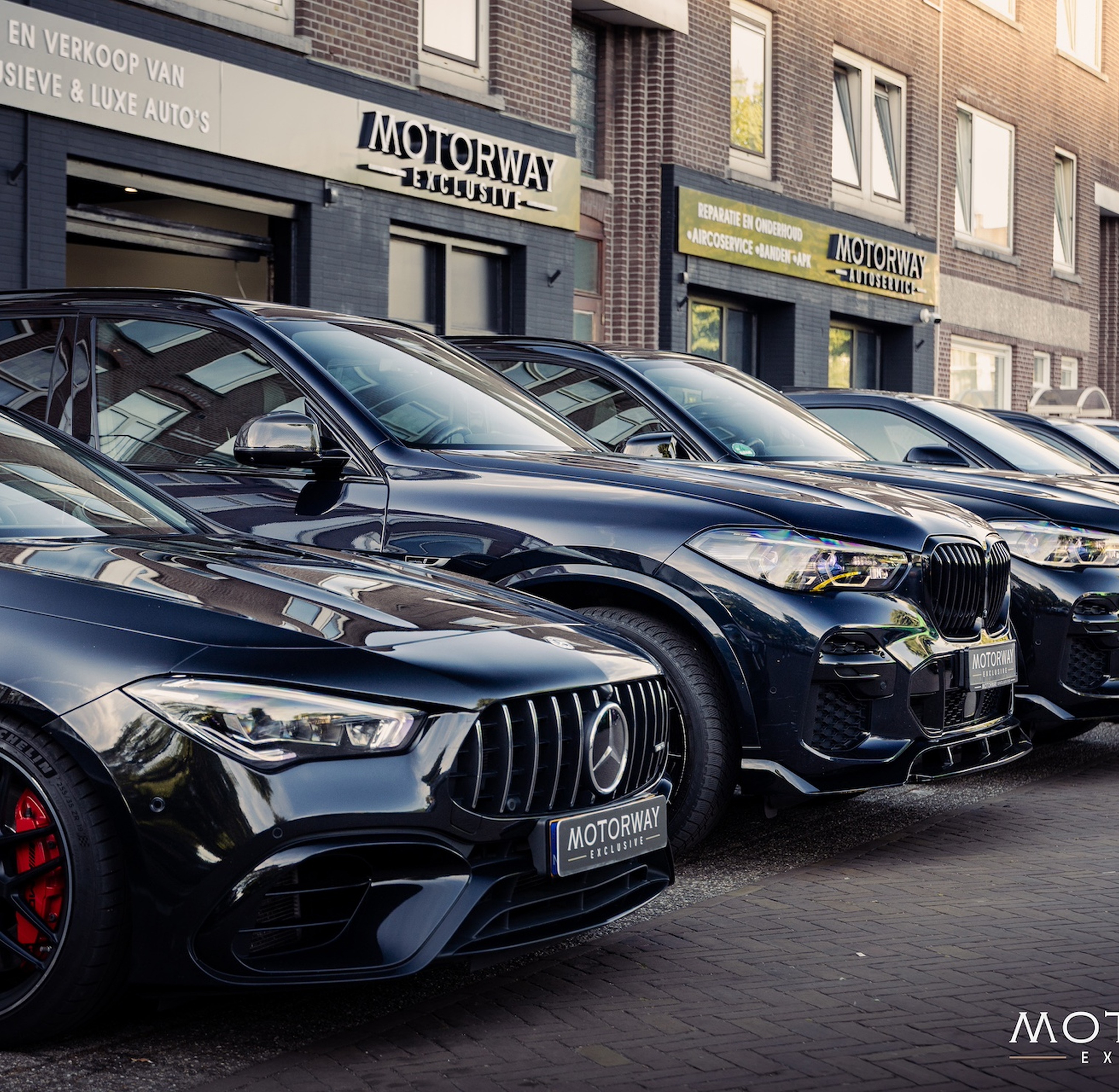 Gallery gallery_images_4_0_17816068032057689585.jpg  | Motorway Exclusive Gallery gallery_images_4_1_17816068031877769771.jpg  | Motorway Exclusive Gallery gallery_images_4_2_17816068031415794147.jpg  | Motorway Exclusive