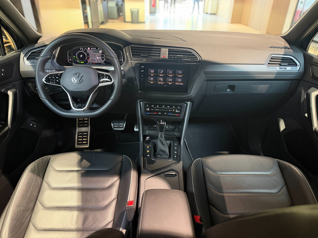 Volkswagen Tiguan 1.4 TSI eHybrid R-Line |Pano|Leder|360|Matrix 53673377-2.jpg | Motorway Exclusive