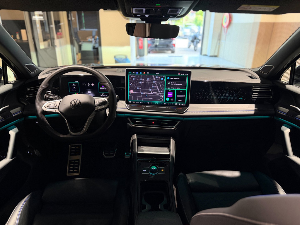Volkswagen Tiguan 1.5 eHybride 3x R-Line|Pano|360|Massage|HUD| 54480294-2.jpg | Motorway Exclusive