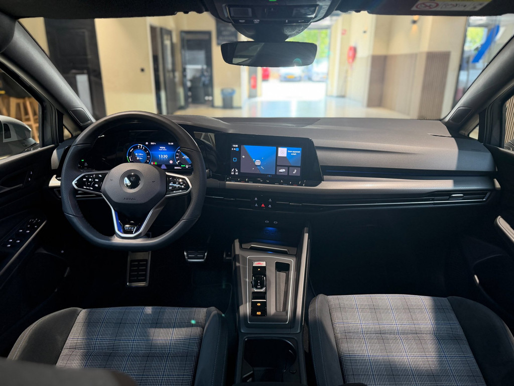Volkswagen Golf 1.4 eHybrid GTE|Pano|Keyless|Matrix|HUD|Sfeer| 55011262-2.jpg | Motorway Exclusive
