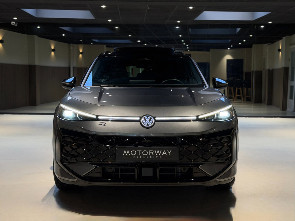 Volkswagen T-Roc 1.5 eTsi R-Line First Edition|Pano|Matrix|Keyless|H&K|HUD|360| 56725734-1.jpg | Motorway Exclusive