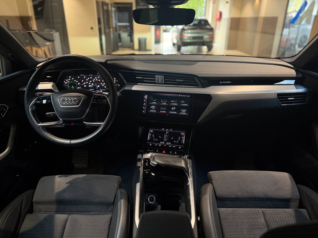 Audi e-tron E-tron 50 quattro edition Black 71 kWh|Pano|Memory|S line|Keyless| 56725789-2.jpg | Motorway Exclusive