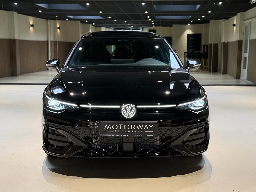 Volkswagen Golf 1.5 eTSI R-Line Edition|Pano|Matrix|Keyless|360|Sfeerverlichting| 57336401-1.jpg | Motorway Exclusive